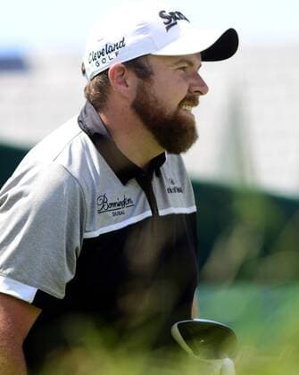Shane Lowry follows his tee shot on the first hole of the final round of the U.S. Open golf championship at Oakmont Country Club near Pittsburgh, on June 19, 2016. Shane Lowry starts the final round of the U.S. Open in the lead with seven under par.  OAK2016061930301 ARCHIExCARPENTER