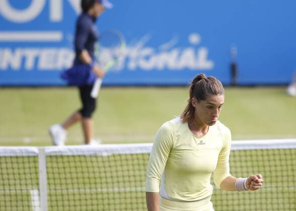 20.06.2016 Eastbourne, England. Aegon WTA Tennis Damen International Eastbourne Tennis Tournament. Action between Andrea Petkovic (GER) and Saisai Zheng (CHN) in their 1st round match at Devonshire Park. xHongboxChenx  ActionPlus11752362