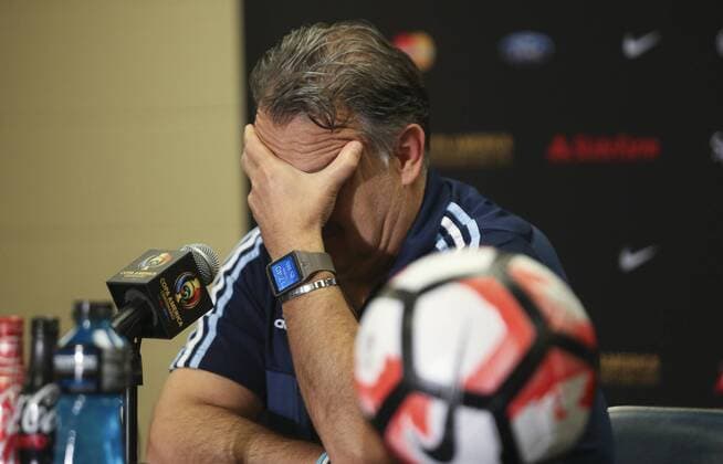 Copa America: Argentinien Pressekonferenz mit Gerardo Martino Argentina coach Gerardo Martino delivers a presser at the NRG Stadium in Houston, Texas, United States, 20 June 2016. Argentina will face the US on their Copa America Centenario semifinal match tomorrow. EFE David Fernandez ARGENTINA PRESSER !ACHTUNG: NUR REDAKTIONELLE NUTZUNG!  HOU028 20160621-636020680127013841
