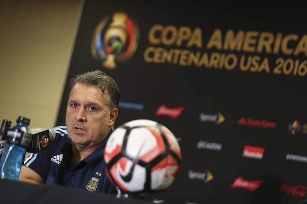 Copa America: Argentinien Pressekonferenz mit Gerardo Martino Argentina coach Gerardo Martino delivers a presser at the NRG Stadium in Houston, Texas, United States, 20 June 2016. Argentina will face the US on their Copa America Centenario semifinal match tomorrow. EFE David Fernandez ARGENTINA PRESSER !ACHTUNG: NUR REDAKTIONELLE NUTZUNG!  HOU031 20160621-636020680777685670