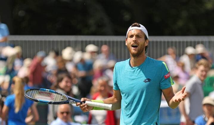 21.06.2016. Nottingham Tennis Centre, Nottingham, England. Aegon Open Mens ATP Tennis Herren Tennis. Joao Sousa of Portugal looks to his coach for inspiration on his way to defeat in two sets against Dudi Sela of Israel xDavidxKissmanx  ActionPlus11752777