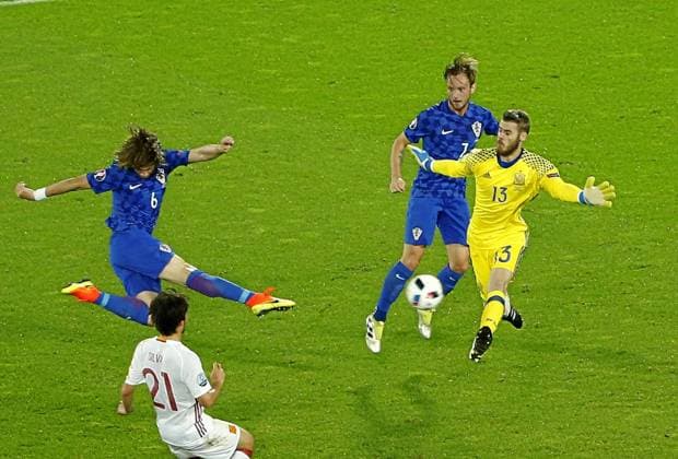 EURO 2016, Kroatien - Spanien Euro2016 Group D match between Croatia and Spain. In this picture, Jedvaj and De Gea. xJosexAntonioxSanzx 