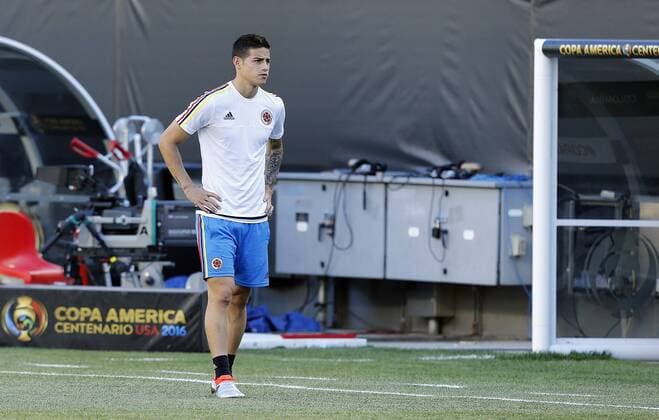 Copa America, Training Nationalteam Kolumbien Colombia player James Rodriguez participates in a field test at Soldier Stadium in Chicago, Illinois, United States, 21 June 2016. Colombia will face Chile tomorrow during their Copa America semifinal match. EFE Mauricio Duenas Castaneda COLOMBIA TRAINING SESSION !ACHTUNG: NUR REDAKTIONELLE NUTZUNG!  CHI004 20160622-636021576873627919
