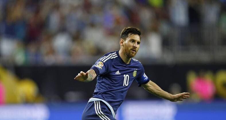 Argentina forward Lionel Messi celebrates his goal to the United States during their Copa America 2016 semifinal match at NRG Stadium in Houston, Texas, United States, 21 June 2016. United States vs. Argentina !ACHTUNG: NUR REDAKTIONELLE NUTZUNG!  HOU053 20160622-636021651270863312