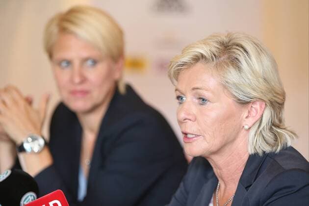 GER, PK DFB Fussball Nationalmannschaft Frauen 21.06.2016, GRASSAU, Hotel Golfresort Achental GER, Lehrgang DFB Frauen Nationalmannschaft Olympia 2016, im Bild Doris Fitschen (Managerin), Silvia Neid (Bundestrainerin) nordphotoxHofer