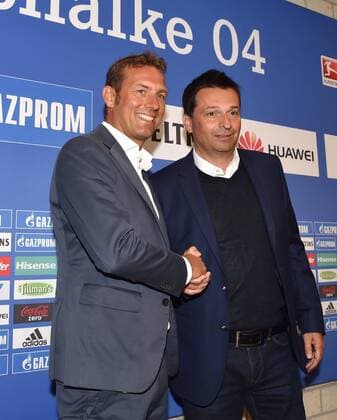 21.06.2016, Fussball, Saison 2016 2017, 1. Bundesliga, FC Schalke 04, Vorstellung von Chef Trainer Markus Weinzierl, Trainer Markus Weinzierl (FC Schalke 04), li., und Manager Christian Heidel (Schalke 04)