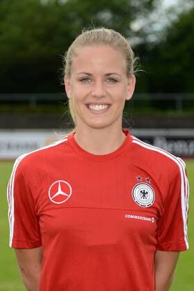 Lena Petermann beim Fototermin waehrend des Trainingslagers in Grassau. Grassau, GER, 21.06.2016 - Fototermin DFB-Frauen-Nationalmannschaft, Fototermin DFB-Frauen-Nationalmannschaft, xKLx