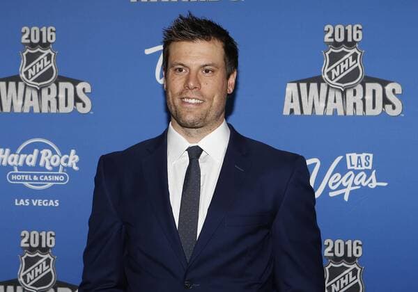 2016 June 22: Nashville Predators defenceman Shea Weber poses for a photograph on the red carpet during the 2016 NHL Eishockey Herren USA Awards at the Hard Rock Hotel and Casino in Las Vegas, Nevada. (Photo by Marc Sanchez Icon Sportswire) NHL: JUN 22 NHL Awards Icon144160622258 EDITORIAL USE ONLY