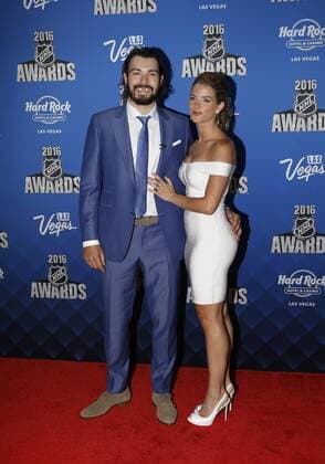 Bilder des Tages - SPORT 2016 June 22: Los Angeles Kings defenceman Drew Doughty and girlfriend Nicole Arruda pose for a photograph on the red carpet during the 2016 NHL Eishockey Herren USA Awards at the Hard Rock Hotel and Casino in Las Vegas, Nevada. (Photo by Marc Sanchez Icon Sportswire) NHL: JUN 22 NHL Awards Icon144160622313 EDITORIAL USE ONLY