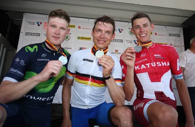 Radsport, Deutsche Meisterschaften Einzelzeitfahren Elite MAENNER ueber 41km in Streufendorf am 24.06.2016 ,xmdx, Siegerehrung Elite Maenner, von links: 2. Platz, silber, Jascha SUETTERLIN SÜTTERLIN (Moviestar), Deutscher Meister Tony MARTIN ethix Quickstep) gold, 3. Bronze Nils POLITT (Team Kathusha) Deutsche Meisterschaften Einzelzeitfahren 2016 Maenner
