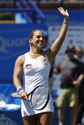 Bilder des Tages - SPORT 24.06.2016 Eastbourne, England. Aegon International Eastbourne tennis tournament. Dominika Cibulkova (SVK) celebrates as defeats Agnieszka Radwanska (POL) by a score of 4-6, 7-6(2), 6-3 in their Quarterfinals match at Devonshire Park. xHongboxChenx  ActionPlus11753917