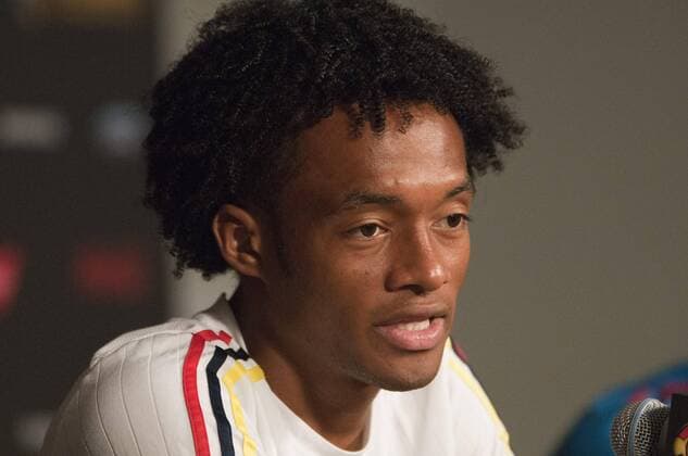 Copa America, Kolumbien PK Player of Colombia Juan Guillermo Cuadrado delivers a presser before a training session of the team at Phoenix University in Phoenix, Arizona, United States, 24 June 2016. Colombia will face USA for the second time during their Copa America Centenario third and fourth places qualifying match tomorrow. EFE Gary Williams COLOMBIA PRESSER !ACHTUNG: NUR REDAKTIONELLE NUTZUNG!  GLE004 20160625-636024218113943899