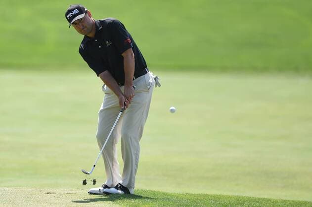 June 25, 2016 - Rob Oppenheim chips onto the second green during third round play at the Quicken Loans National at Congressional Country Club in Bethesda MD. PGA Golf Herren 2016: Quicken Loans National JUN 25 - ZUMAcjm_