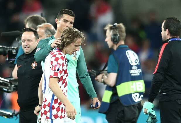 EURO 2016, Croatia - Portugal 25.06.2016 . , Lens , France - UEFA EURO EM Europameisterschaft Fussball 2016, round of 16 , Croatia - Portugal. Luka Modric, Christiano Ronaldo.  SanjinxStrukic PIXSELL