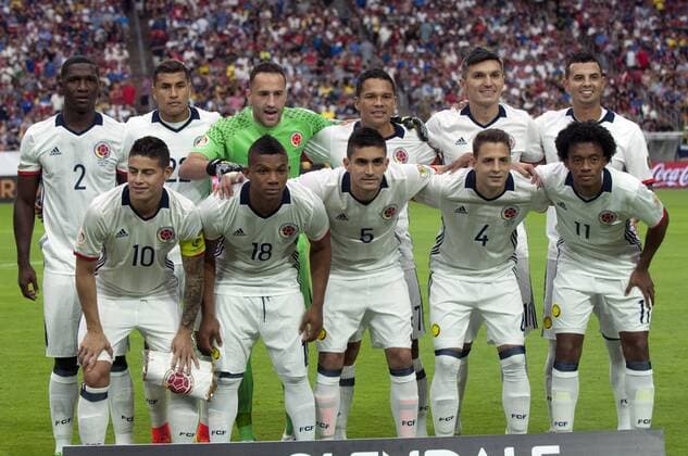 Colombia players pose prior the match between Colombia and the US for the third place of the Copa America Centenario 2016 at Phoenix University in Glendale, United States, 25 June 2016. EFE Gary Williams COLOMBIA VS EEUU !ACHTUNG: NUR REDAKTIONELLE NUTZUNG!  GLE007 20160626-636025071576715180