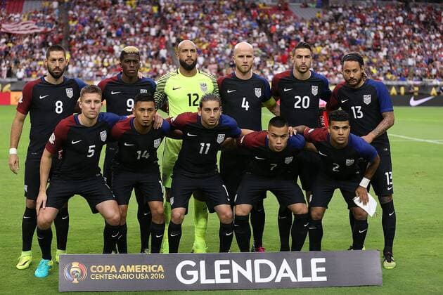 25 June 2016: Players from against the United States pose for a photo before the first half of the Copa America Centanario third place match against Colombia at University of Phoenix Stadium in Glendale, Az. (Photo by Chris Coduto Icon Sportswire) SOCCER: JUN 25 Copa America Centenario - Third Place - United States v Colombia Icon3171606250176 EDITORIAL USE ONLY