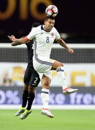 25 June 2016: Colombia midfielder Edwin Cardona 8 heads the ball during the first half of the Copa America Centanario third place match against against the United States at University of Phoenix Stadium in Glendale, Az. (Photo by Chris Coduto Icon Sportswire) SOCCER: JUN 25 Copa America Centenario - Third Place - United States v Colombia Icon3171606250215 EDITORIAL USE ONLY