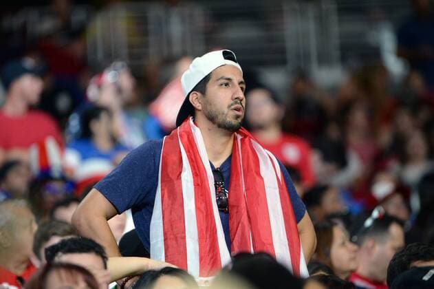 A USA fan looks concerned as the minutes tick down in the second half of the USA-Columbia match during the COPA America Centenario at University of Phoenix Stadium in Glendale, Arizona, June 25, 2016. Columbia defeated the USA 1-0.  PXP2016062514 ARTxFOXALL