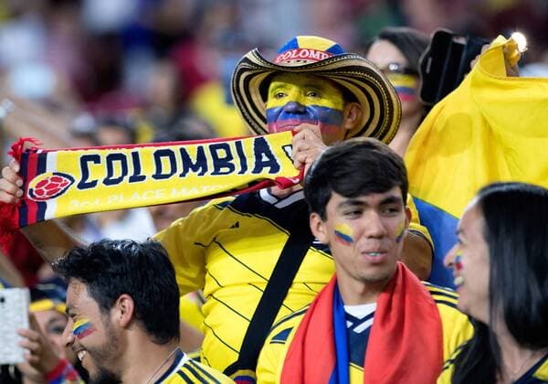25 June 2016: Fans celebrates Colombia s 1-0 win over the United States during the Copa America Centenario third place game at the University of Phoenix Stadium in Glendale, Ariz. (Photo by Carlos Herrera Icon Sportswire) SOCCER: JUN 25 JUN 25 Copa America Centenario - Third Place - United States v Colombia Icon1606251258 EDITORIAL USE ONLY