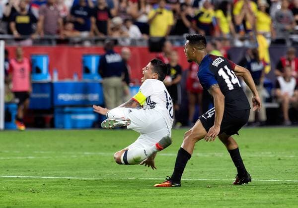 25 June 2016: Colombia midfielder James Rodriguez (10) screams in pain during the Copa America Centenario third place game between the United States and Colombia at the University of Phoenix Stadium in Glendale, Ariz. Colombia won 1-0. (Photo by Carlos Herrera Icon Sportswire) SOCCER: JUN 25 Copa America Centenario - Third Place - United States v Colombia Icon1606250907 EDITORIAL USE ONLY