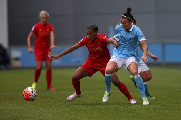 26.06.2016. The Academy Stadium, Manchester, England. FA Womens Super League. Manchester City versus Liverpool. Jill Scott of Manchester City is held off by Shanice van de Sanden of Liverpool. xDavidxBlunsdenx  ActionPlus11754850