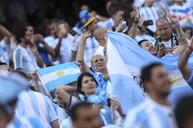 Argentina cheer on their team before the Copa America Centenario final match between Argentina and Chile at MetLife stadium in East Rutherford, New Jersey, 26 June 2016. COPA AMERICA CENTENARIO FINAL MATCH !ACHTUNG: NUR REDAKTIONELLE NUTZUNG!  NJY006 20160627-636025875228804957
