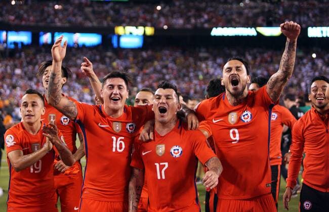 Players of Chile celebrate after winning the final of 2016 Copa America Centenario soccer tournament at the Metlife Stadium in New Jersey, the United States on June 26, 2016. Chile defeated Argentina with 4-2 in penalty shootout. )(wll) (SP)US-NEW JERSEY-SOCCER-COPA AMERICA CENTENARIO-FINAL QinxLang 