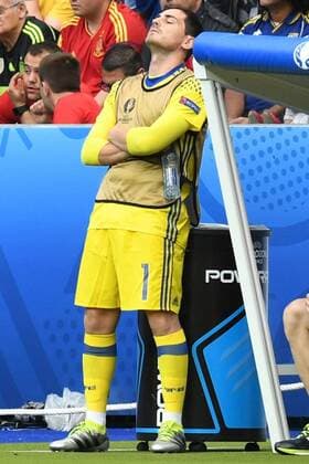 Fussball, Herren, Saison 2015 16, EM 2016 in Frankreich, Achtelfinale in Saint-Denis, Italien - Spanien 2:0, Enttäuschung nach dem 0:2 bei TW Iker Casillas (Nr. 1, Spanien), 27.06.2016,