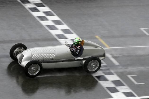 Motorsports: Trackday F1 Deutschland, Hockenheim zum großen Preis von deutschland 27 Nico Hulkenberg (GER, Sahara Force India F1 Team) fährt 1934: Mercedes-Benz W 25 750kg-Rennwagen xJuergenxTapx xHochxZweix