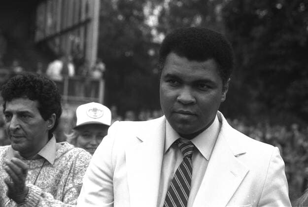 Box-Legende Muhammad Ali (Cassius Clay) besuchte das 2. Bundesligaspiel 1. FC Union Solingen - RW Oberhausen am 16.09.1984 HM