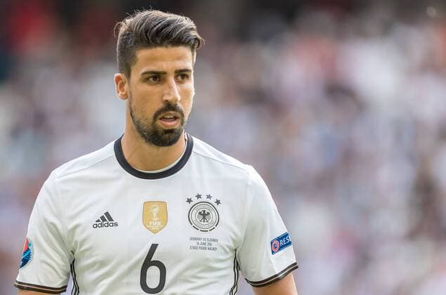 26.06.2016, Stade Pierre Mauroy, Lille, FRA, UEFA EURO EM Europameisterschaft Fussball 2016, Deutschland vs Slowakei, Achtelfinale, im Bild Sami Khedira (GER) Sami Khedira (GER) during round of 16 match between Germany and Slovakia of the UEFA EURO 2016 France at the Stade Pierre Mauroy in Lille, France on 2016 06 26. Lille  EX_JFK  