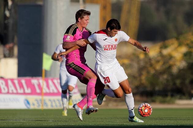 Fußball, Champions League Quali, FC Valetta - B36 Torshavn 28 06 2016 Hibernians Stadium, Paola, Malta UEFA Champions League First Qualifying Round, First Leg Valletta FC v B36 Torshavn Federico Falcone (right) of Valletta FC during the UEFA Champions League, first qualifying round, first leg match at the Hibernians Stadium in Paola, Malta. Valletta FC v B36 Torshavn - UEFA Champions League 2016 17 VALL_B36_16