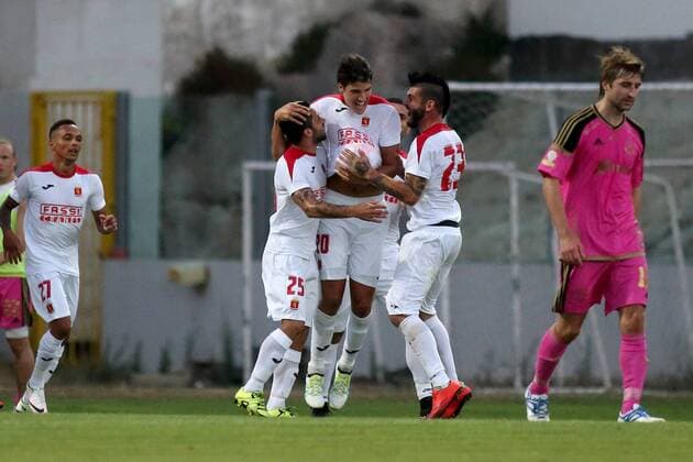 Fußball, Champions League Quali, FC Valetta - B36 Torshavn 28 06 2016 Hibernians Stadium, Paola, Malta UEFA Champions League First Qualifying Round, First Leg Valletta FC v B36 Torshavn Federico Falcone (centre) of Valletta FC celebrates his goal during the UEFA Champions League, first qualifying round, first leg match at the Hibernians Stadium in Paola, Malta. Valletta FC v B36 Torshavn - UEFA Champions League 2016 17 VALL_B36_16