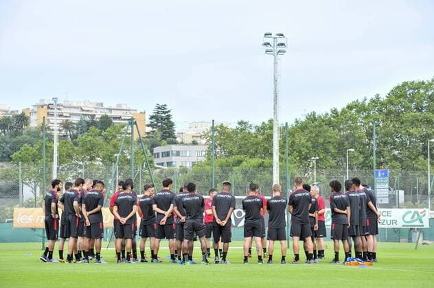 Fußball, Lucien Favre während des Trainingsauftakts bei OGC Nizza Lucien Favre - Fussball Frankreich, Ligue 1, Training OGC Nice - 29 06 2016 NORBERTSCANELLA PANORAMIC 