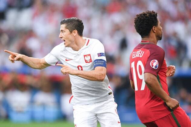 EURO 2016, Viertelfinale, Portugal - Polen Nationalteam 30.06.2016 Marseille UEFA EURO EM Europameisterschaft Fussball 2016 ( UEFA EURO 2016 ) - ( QUARTER FINAL ) ( GAME ) Polen vs Portugal Nationalteam ( POLAND - PORTUGAL ) - Robert Lewandowski FOTO MICHALxSTANCZYK CYFRASPORT NEWSPIX.PL --- Newspix.pl  20160630CSMS0019