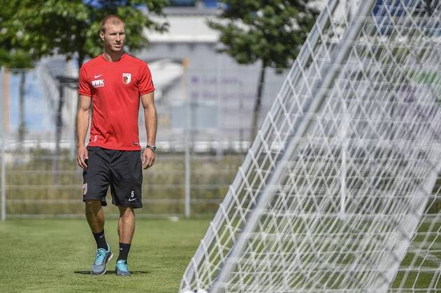 GER, Bundesliga, Training FC Augsburg 01.07.2016, WWK_Arena, Augburg, GER, Bundesliga, Training FC Augsburg, im Bild will in die Premiere-League, Ragnar Klavan ( FC Augsburg ) 5 nordphotox xSchreyer