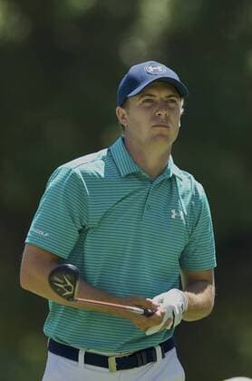 June 30, 2016: Jordan Spieth watches his tee shot during the first round of golf at the PGA Golf Herren World Golf Championships Bridgestone Invitational at Firestone Country Club in Akron, Ohio. (Photo by Shelley Lipton Icon Sportswire) GOLF: JUL 30 PGA - World Golf Championships-Bridgestone Invitational - First Round Icon160630011 EDITORIAL USE ONLY