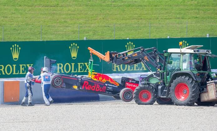 01.07.2016, Red Bull Ring, Spielberg, AUT, FIA, Formel 1, Grosser Preis von Oesterreich, Training, im Bild Max Verstappen (NED) Red Bull Racing Dutch Formula One driver Max Verstappen of Red Bull Racing during the Trainings for the Austrian Formula One Grand Prix at the Red Bull Ring in Spielberg, Austria on 2016 07 01. Spielberg  EX_ANG  