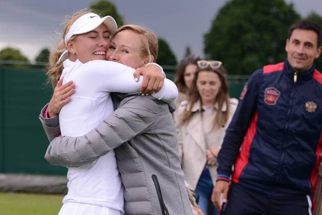 July 1, 2016 - London, England - ANASTASIA POTAPOVA of Russia celebrates winning the Nike Junior International Roehampton tennis tournament. Tennis 2016 - Nike Junior International Roehampton - Day 6 - ZUMAl132