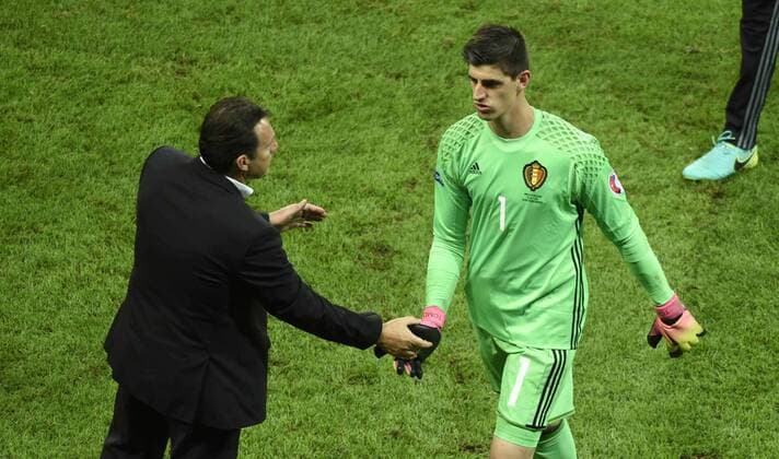 Marc Wilmots head coach of Belgian Team and Thibaut Courtois goalkeeper of Belgium l FOOTBALL : Pays de Galles vs Belgique - UEFA EURO EM Europameisterschaft Fussball 2016 - Lille - 01 07 2016 PhotoNews Panoramic  607137567
