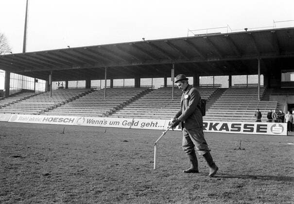 Suche nach einer Fliegerbombe aus dem 2. Weltkrieg im Stadion Rote Erde, der Heimspielstätte von Borussia Dortmund
