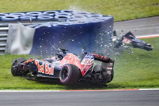 Formel 1, GP von Österreich, Crash von Daniil Kwjat 02.07.2016, Red Bull Ring, Spielberg, AUT, FIA, Formel 1, Grosser Preis von Oesterreich, Qualifying, im Bild Unfall von Daniil Kvyat (RUS) Scuderia Toro Rosso accident of Russian Formula One driver Daniil Kvyat of Scuderia Toro Rosso during the Qualifying for the Austrian Formula One Grand Prix at the Red Bull Ring in Spielberg, Austria on 2016 07 02. -Pressefoto Spielberg EP_gro