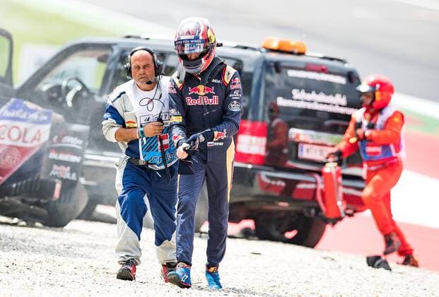Bilder des Tages - SPORT Formel 1, GP von Österreich, Crash von Daniil Kwjat 02.07.2016, Red Bull Ring, Spielberg, AUT, FIA, Formel 1, Grosser Preis von Oesterreich, Qualifying, im Bild Unfall von Daniil Kvyat (RUS) Scuderia Toro Rosso accident of Russian Formula One driver Daniil Kvyat of Scuderia Toro Rosso during the Qualifying for the Austrian Formula One Grand Prix at the Red Bull Ring in Spielberg, Austria on 2016 07 02. -Pressefoto Spielberg EP_gro