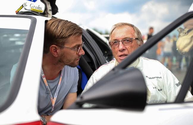 Formel 1, GP von Österreich, Joko Winterscheidt zu Gast an der Strecke FORMULA 1 - GP of Austria 2016 SPIELBERG,AUSTRIA,02.JUL.16 - MOTORSPORTS, FORMULA 1 - Grand Prix of Austria, Red Bull Ring, legends race. Image shows Harald Grohs and Joko Winterscheidt. GEPAxpictures xDanielxGoetzhaber