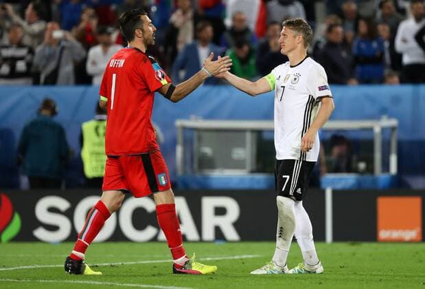 SOCCER - UEFA EURO EM Europameisterschaft Fussball 2016, GER vs ITA BORDEAUX,FRANCE,02.JUL.16 - SOCCER - UEFA European Championship EM Europameisterschaft 2016, quarterfinal, international match Länderspiel Germany vs Italy. Image shows Gianluigi Buffon (ITA) and Bastian Schweinsteiger (GER). GEPAxpictures xAndreasxPranter