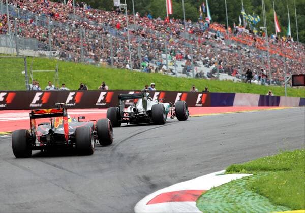 FORMULA 1 - GP of Austria 2016 SPIELBERG,AUSTRIA,03.JUL.16 - MOTORSPORTS, FORMULA 1 - Grand Prix of Austria, Red Bull Ring. Image shows Max Verstappen (NED Red Bull) and Nico Rosberg (GER Mercedes). GEPAxpictures xHansxOberlaender