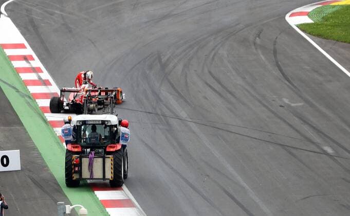 Formel 1, GP von Österreich, Vettel nach Dreher ausgeschieden FORMULA 1 - GP of Austria 2016 SPIELBERG,AUSTRIA,03.JUL.16 - MOTORSPORTS, FORMULA 1 - Grand Prix of Austria, Red Bull Ring. Image shows Sebastian Vettel (GER Ferrari). Keywords: crash. GEPAxpictures xHansxOberlaender