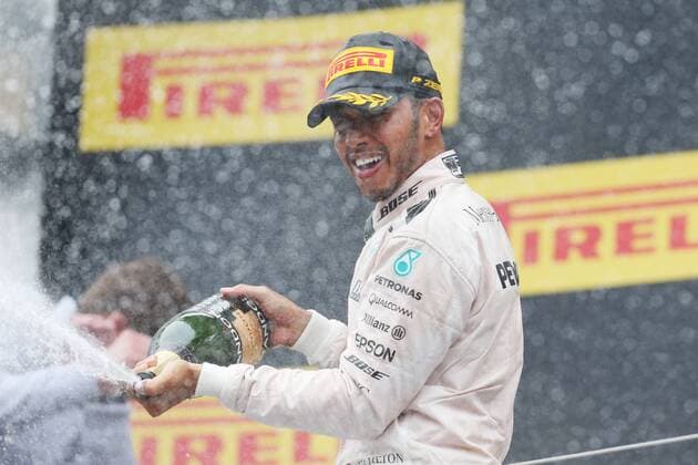 Motorsports: FIA Formula One World Championship WM Weltmeisterschaft 2016, Grand Prix of Austria, 44 Lewis Hamilton (GBR, Mercedes AMG Petronas Formula One Team), xHOCHxZWEIx