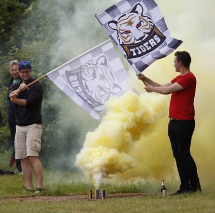 Speedway Hessen - Speedway Bundesliga Team Cup 2016 03.07.2016 DMV White Tigers - Brokstedt Wikinger v.l. Fans von den White Tigers Speedway Team Cup 2016