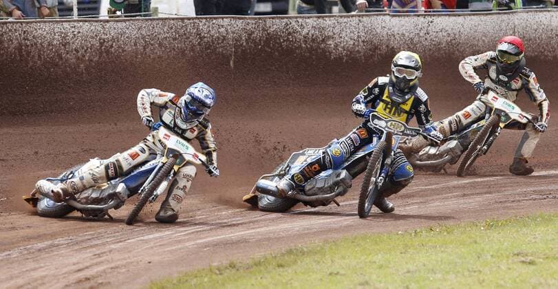 Speedway Hessen - Speedway Bundesliga Team Cup 2016 03.07.2016 DMV White Tigers - Brokstedt Wikinger v.l. Max Dilger (DMV White Tigers - blauer Helm), Tobias Kroner (Brokstedt - gelber Helm), Rene Deddens (DMV White Tigers - roter Helm) Speedway Team Cup 2016